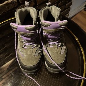 Women’s hiking boots